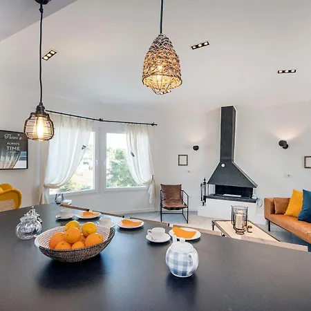 Sara 8 - Free Wifi, Chill-out, Private Pool, Private Tennis Court - By Villamar Villa *