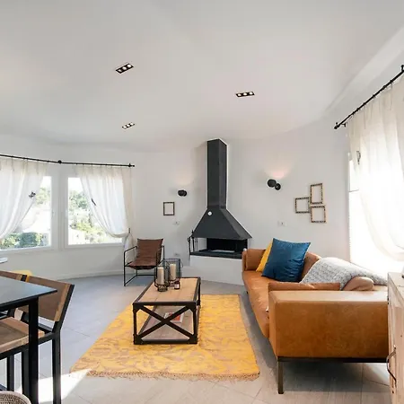 Sara 8 - Free Wifi, Chill-out, Private Pool, Private Tennis Court - By Villamar Villa *